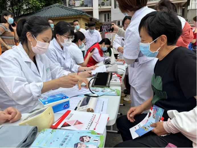 福清市音西街道结合"世界地贫日"开展信用建设宣传活动